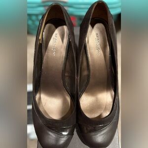 Kenneth Cole Reaction Chocolate Brown Pumps